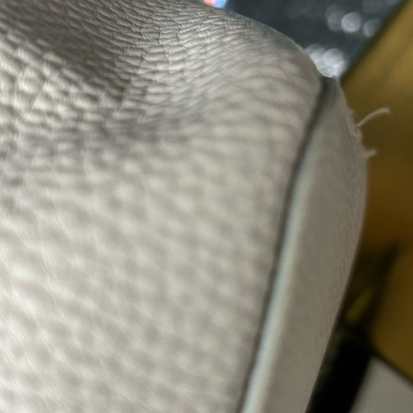 Kenzie Creme Pebbled Leather Double Zip Guitar Strap Crossbody Approx 8x4.5 x 3 - Picture 17 of 17